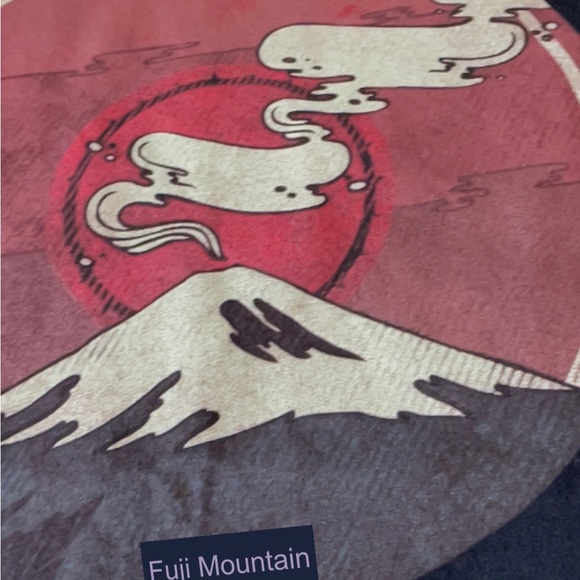 Black Matter Men’s pre-owned black Fugi Mountain T-shirt (L). - Picture 3 of 4